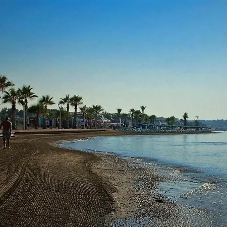 Easystay Two Bedroom Appartamento Larnaca